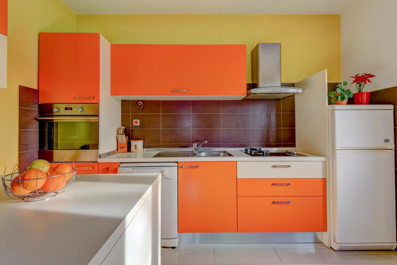 The Consists Of Two Bedrooms, A Bathroom, A Kitchen And A Living Appartement Zadar