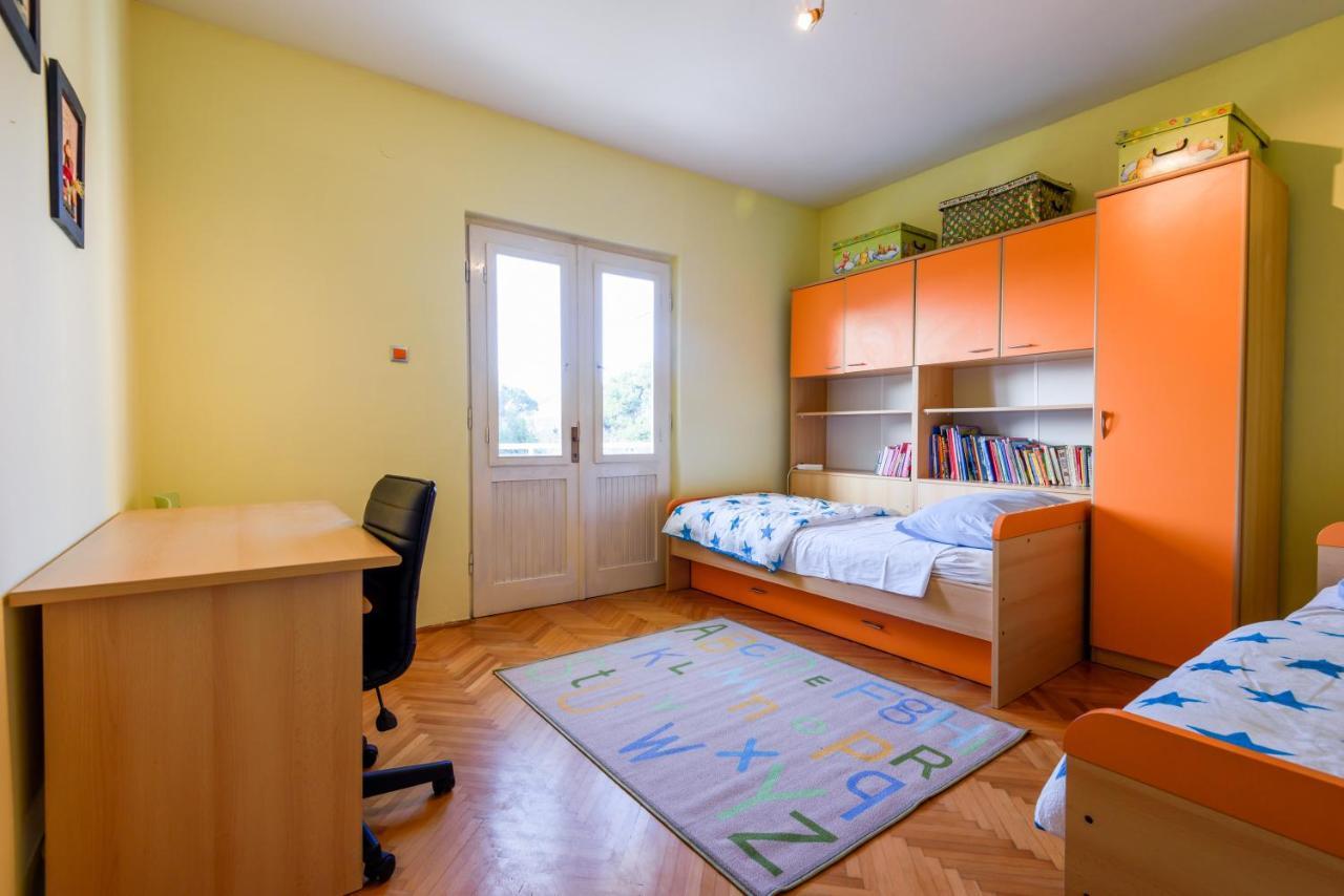 The Consists Of Two Bedrooms, A Bathroom, A Kitchen And A Living Appartement Zadar