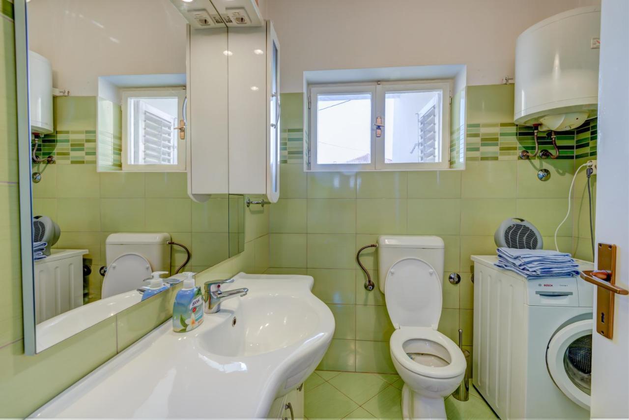 The Consists Of Two Bedrooms, A Bathroom, A Kitchen And A Living Appartement Zadar
